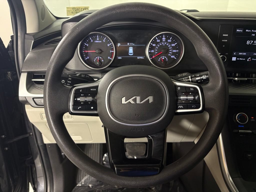 Used 2022 Kia Carnival LX FWD image 18