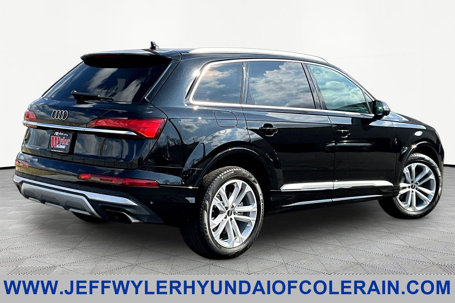 Used 2025 Audi Q7 3.0T Premium Plus image 6