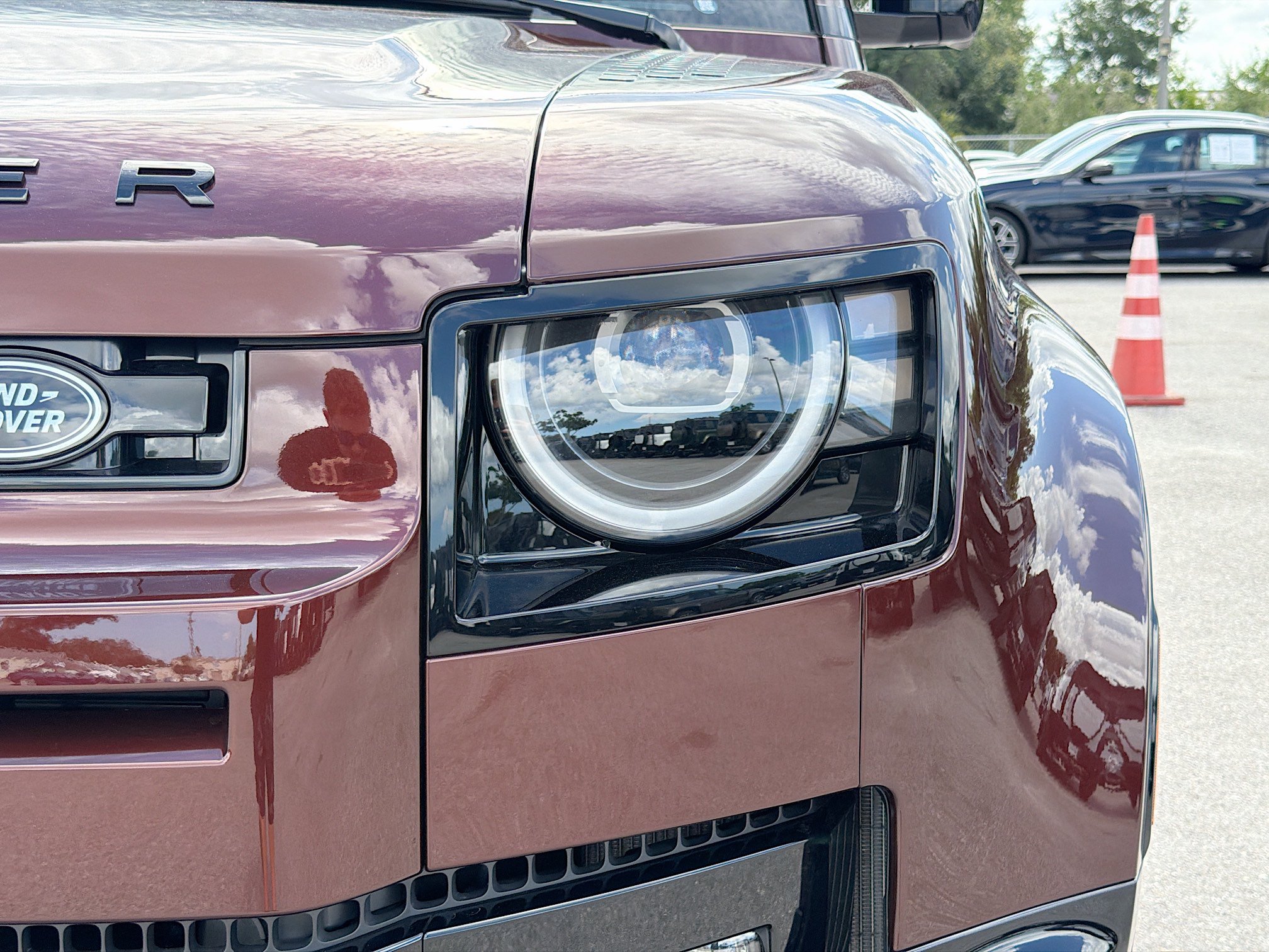 New 2026 Land Rover Defender 130 X-Dynamic SE AWD/4WD image 9