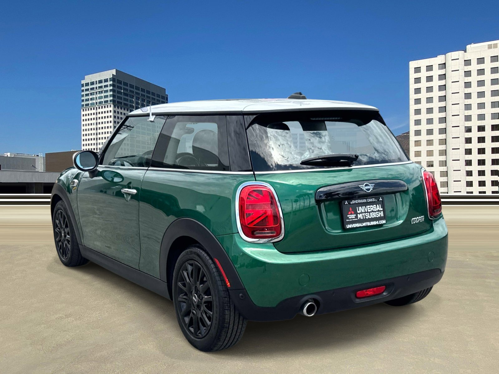 Used 2021 MINI Cooper 2-Door Hardtop FWD image 3