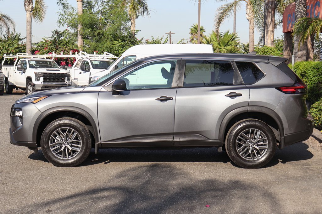 Used 2025 Nissan Rogue S image 5