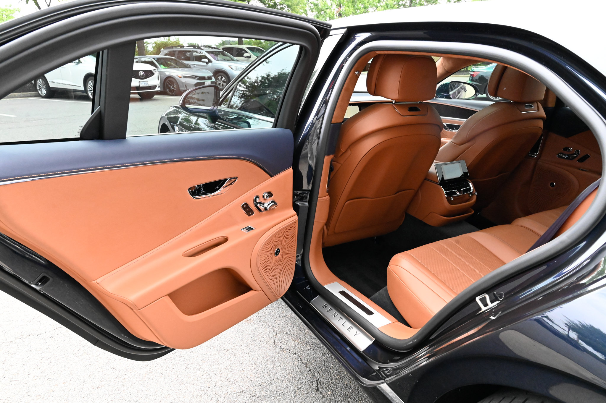 Used 2022 Bentley Flying Spur V8 AWD/4WD image 35