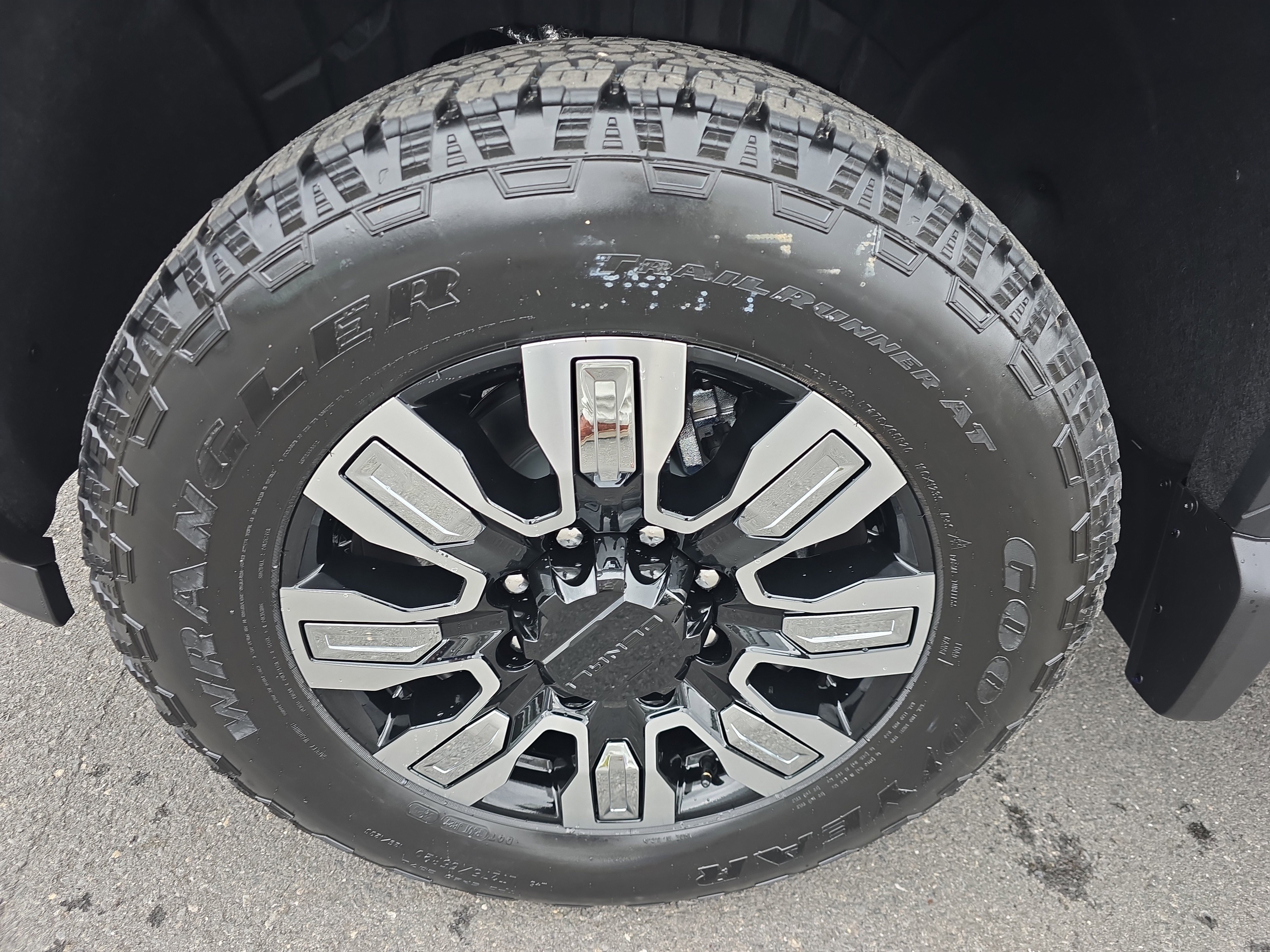 New 2026 GMC Sierra 2500 Denali w/ Denali Reserve Package image 10