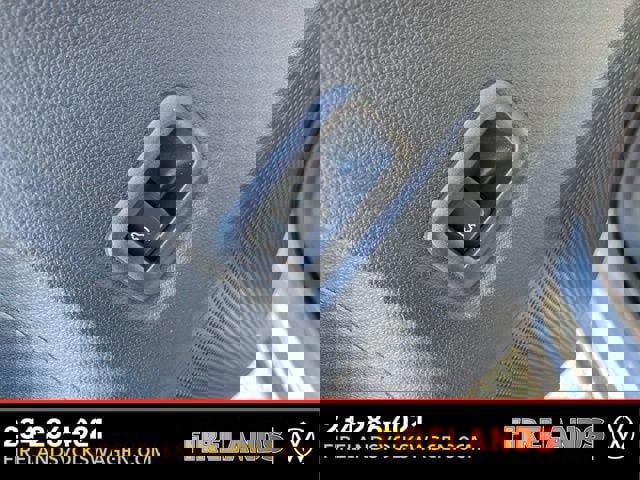 New 2025 Volkswagen Tiguan SE image 25