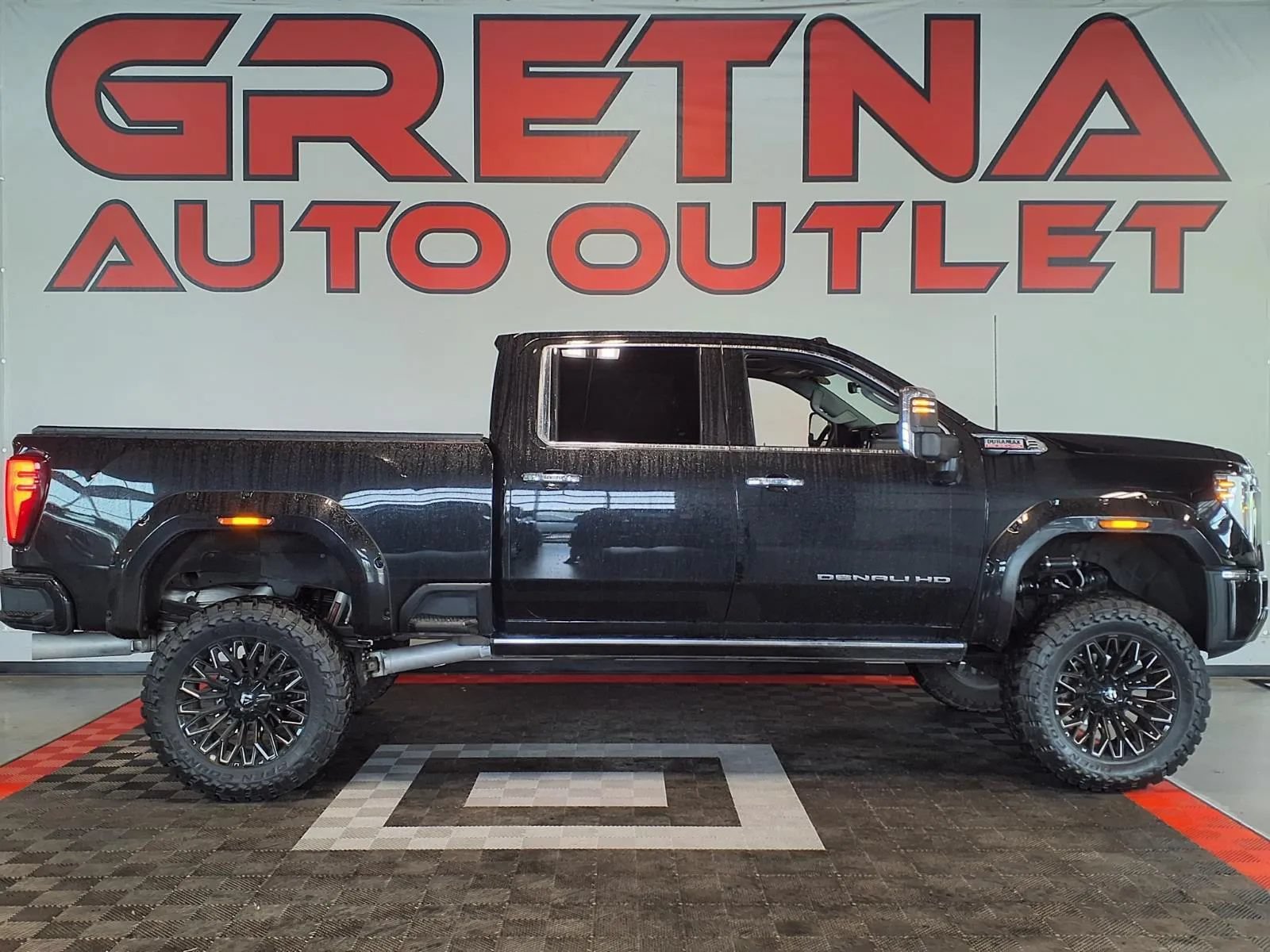 Used 2026 GMC Sierra 2500 Denali w/ Technology Package AWD/4WD image 1