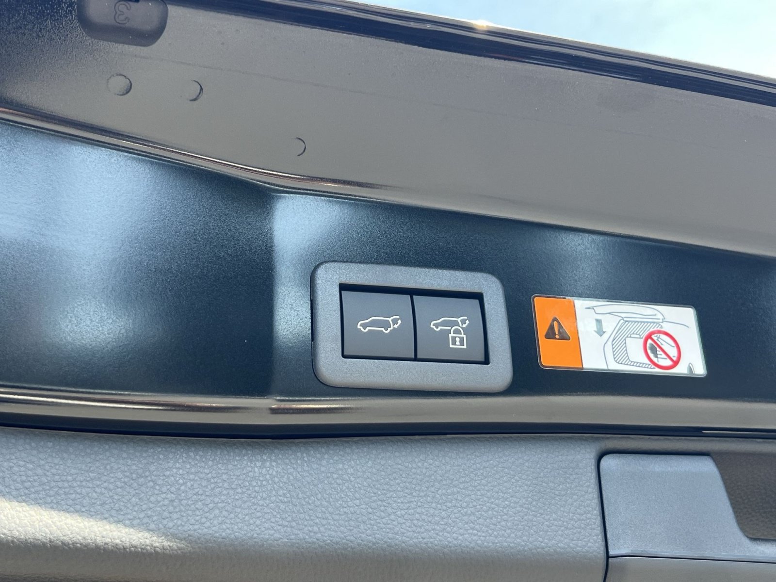New 2026 Toyota RAV4 XSE AWD/4WD image 21