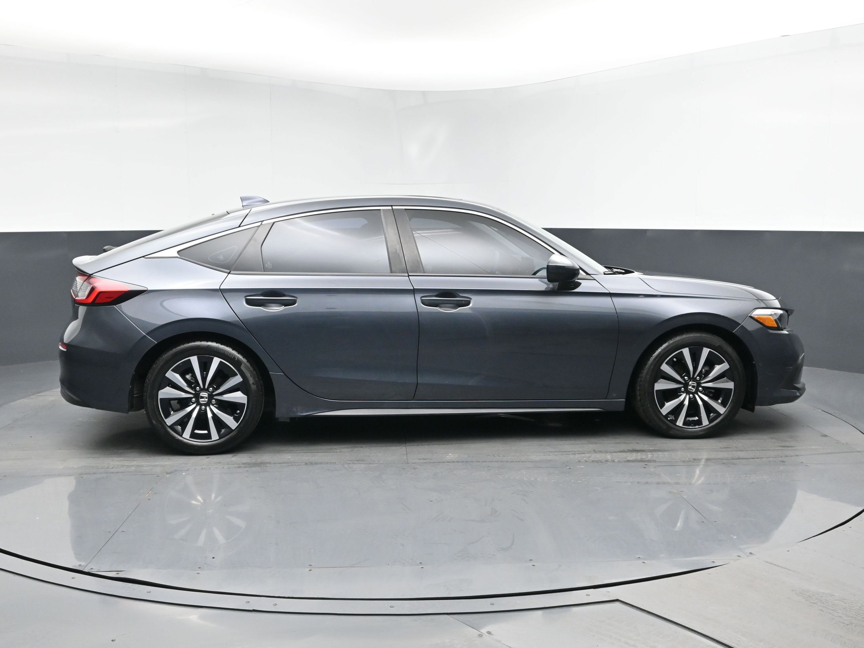 Used 2023 Honda Civic EX-L image 3