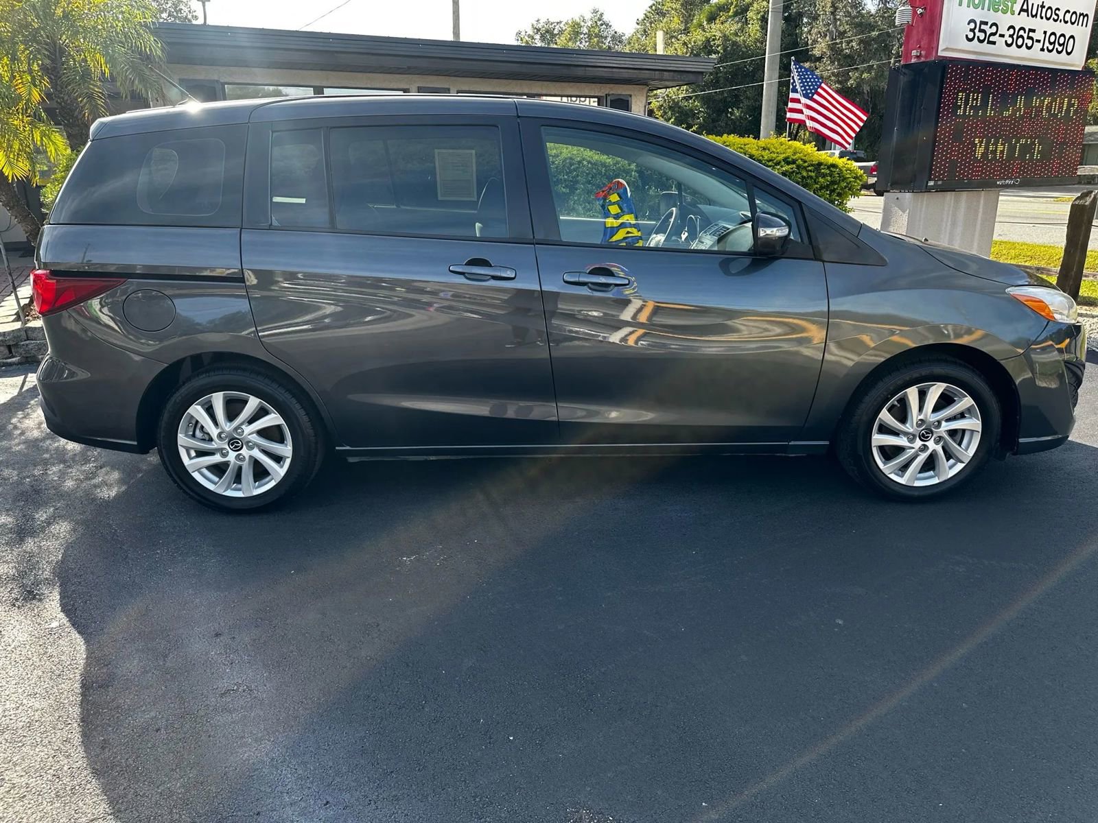 Used 2015 MAZDA MAZDA5 Sport image 8