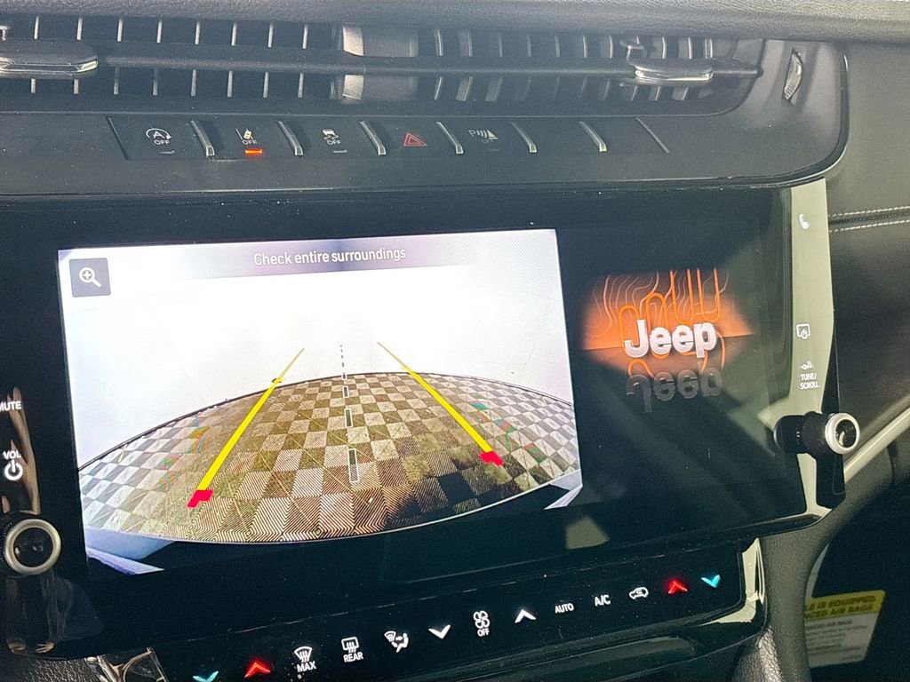 New 2026 Jeep Grand Cherokee Altitude AWD/4WD image 17