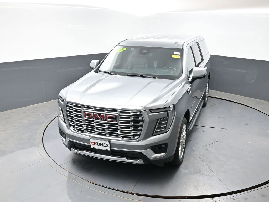 Used 2025 GMC Yukon XL Denali AWD/4WD image 46