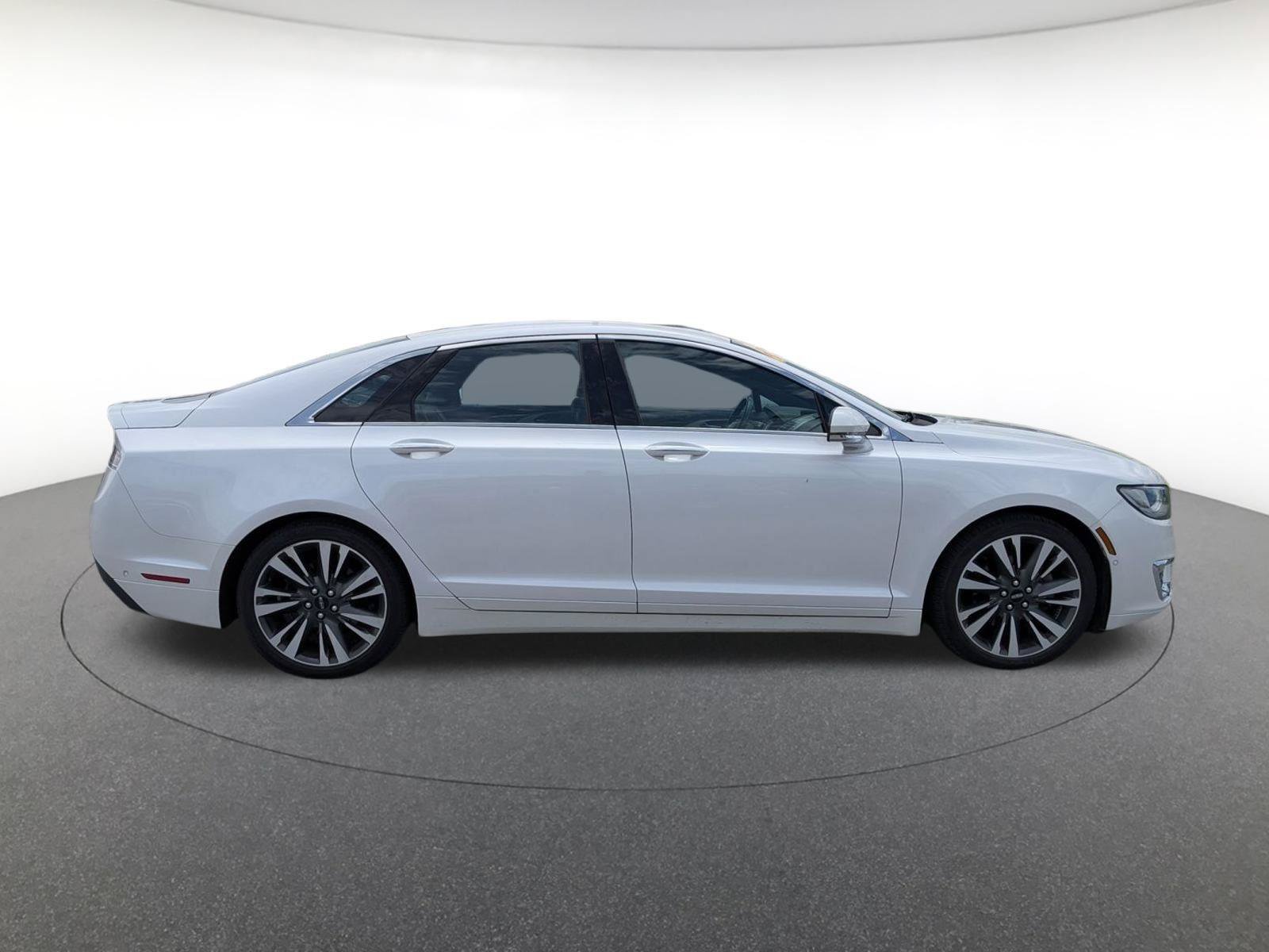Used 2020 Lincoln MKZ Reserve FWD image 7