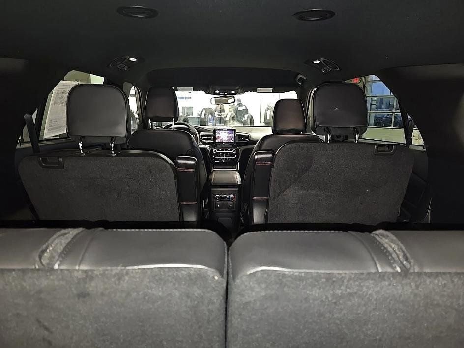 Used 2023 Ford Explorer ST-Line image 30