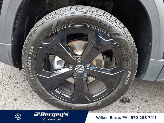 Used 2025 Volkswagen Taos SE AWD/4WD image 10