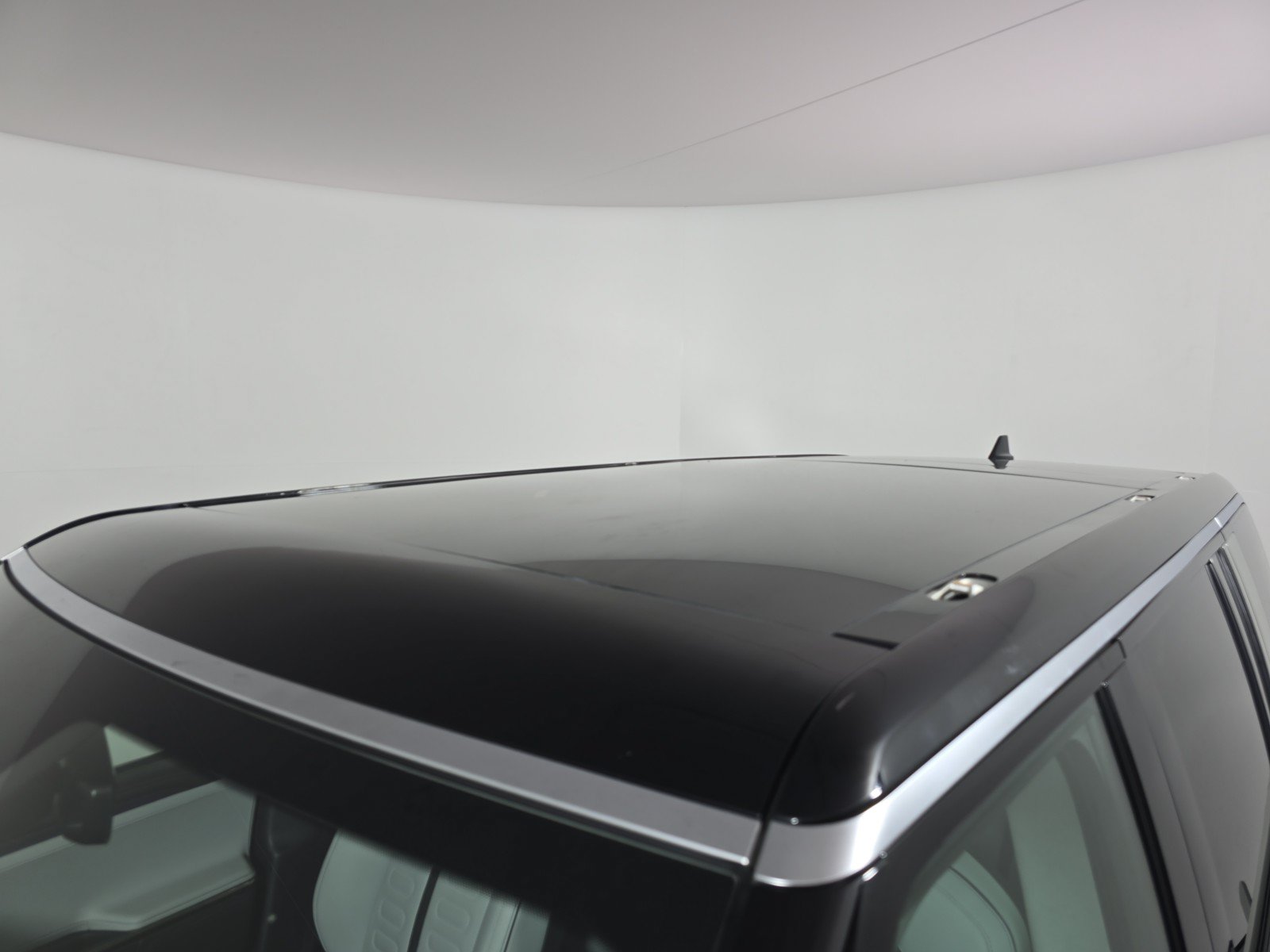 Used 2023 Rivian R1S Launch Edition AWD/4WD image 13