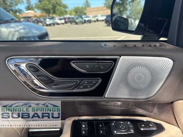 Used 2023 Lincoln Navigator Reserve image 40