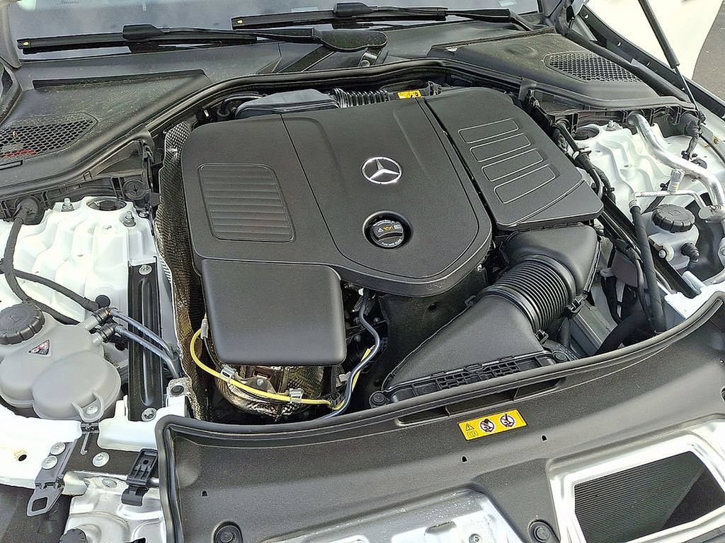 Used 2024 Mercedes-Benz E 350 4MATIC Sedan image 28