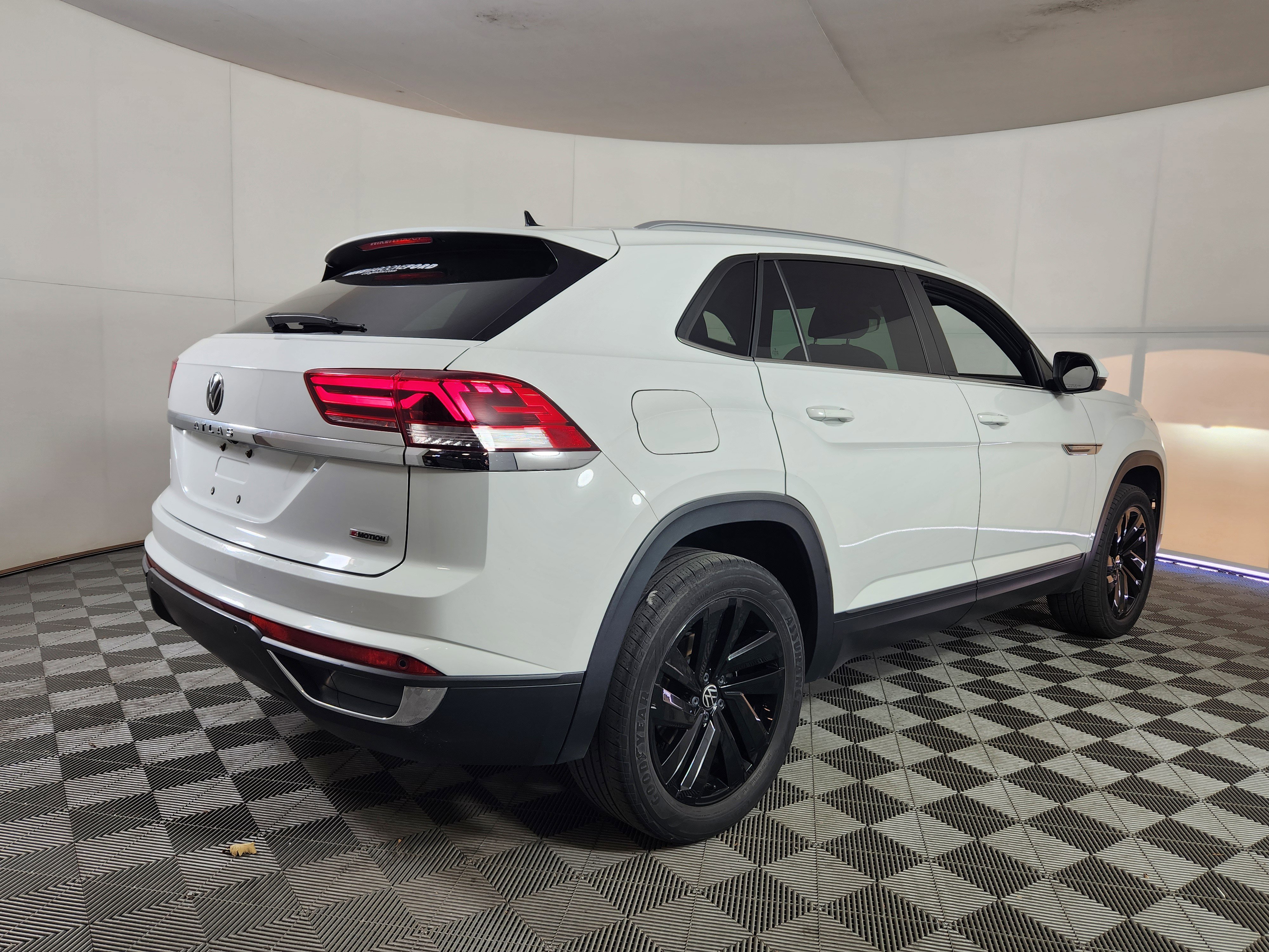 Used 2021 Volkswagen Atlas Cross Sport SE image 7