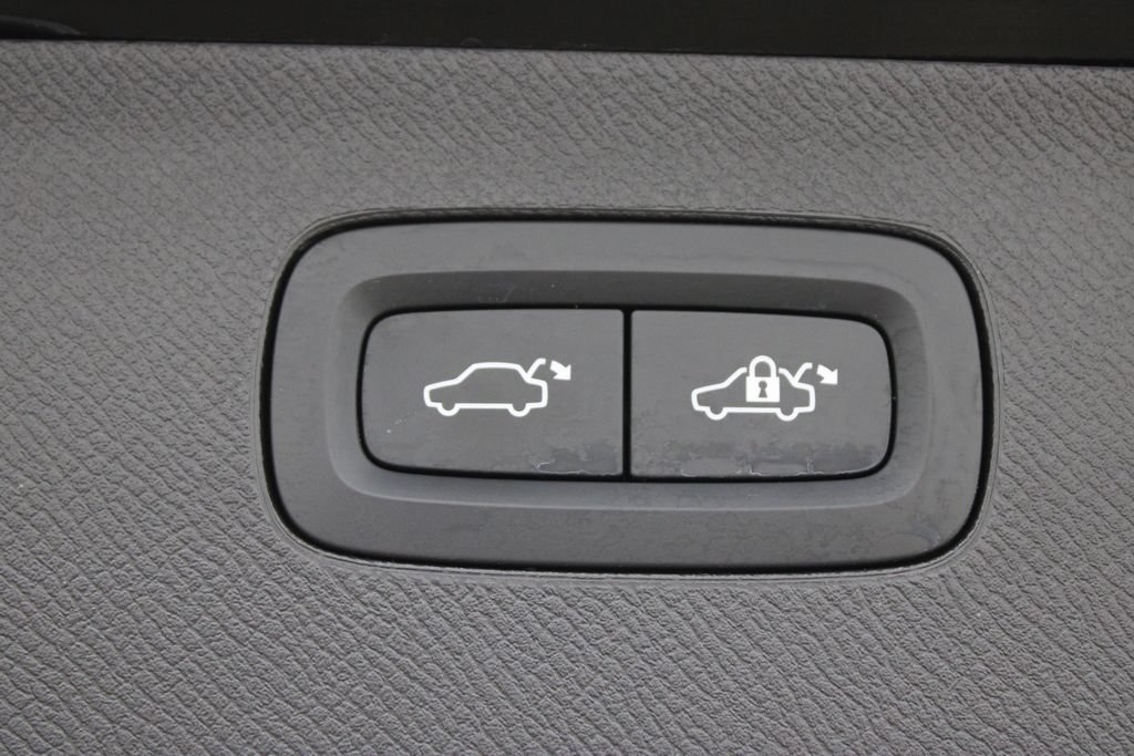 Used 2023 Volvo XC90 B6 Ultimate w/ Lounge Package AWD/4WD image 33