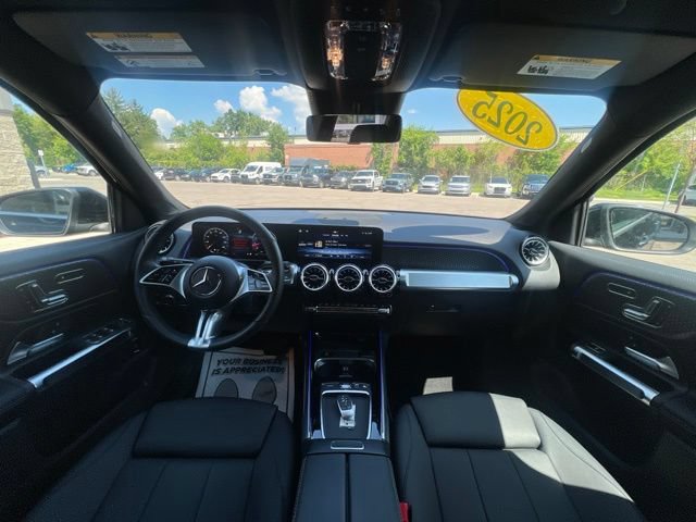Used 2025 Mercedes-Benz GLB 250 4MATIC image 21