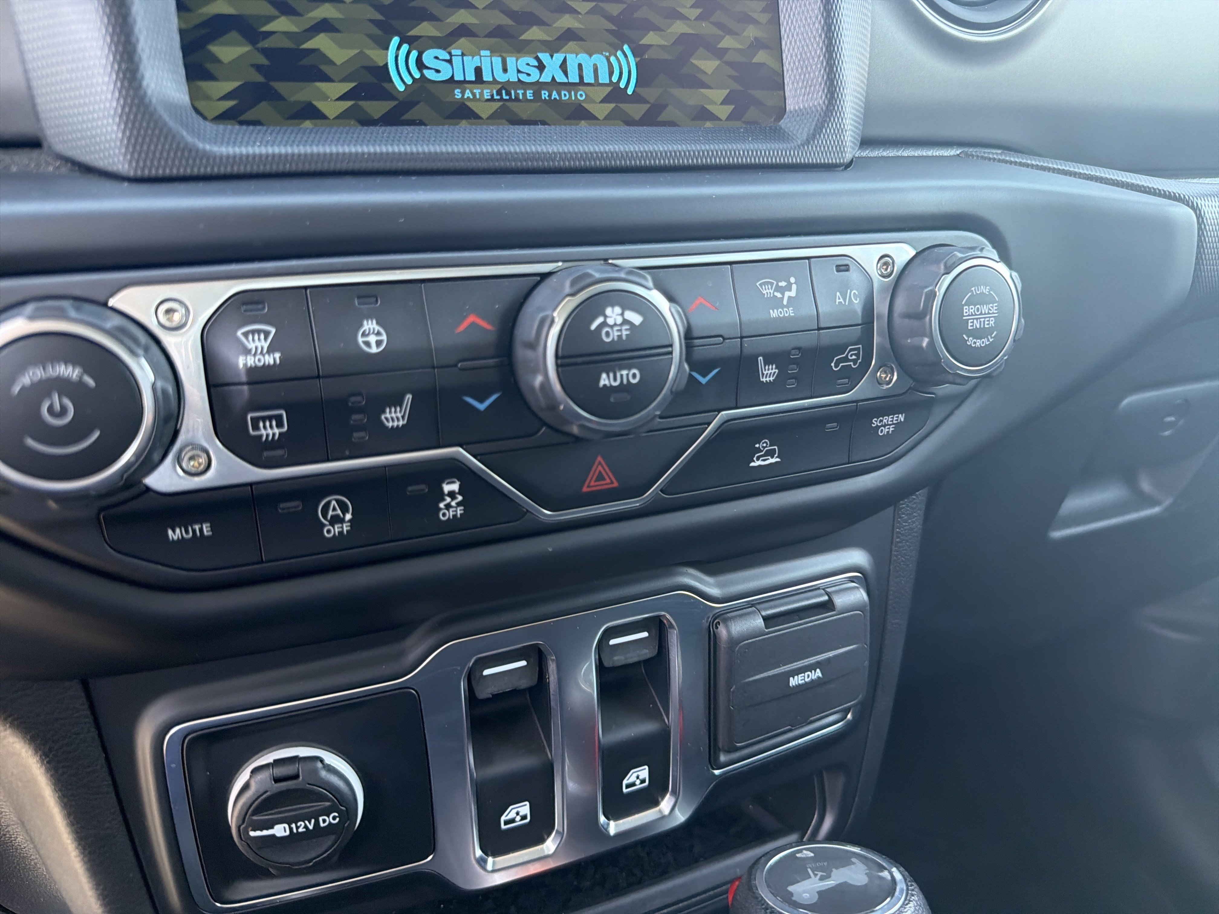 Certified 2022 Jeep Wrangler Sport AWD/4WD image 14