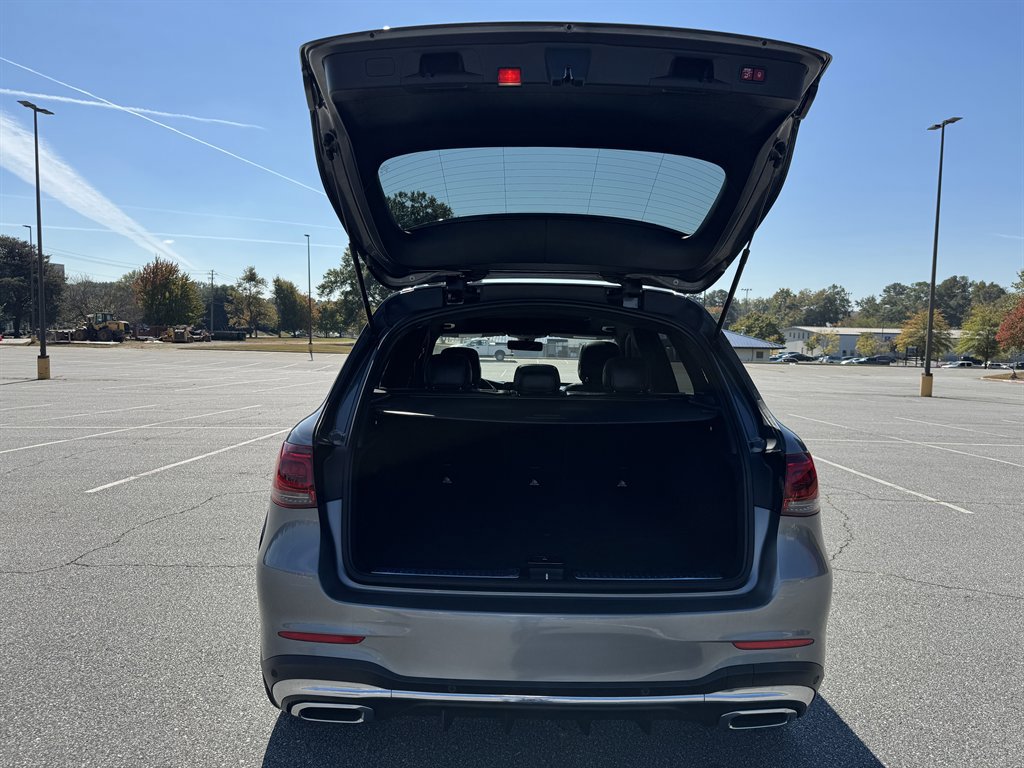 Used 2021 Mercedes-Benz GLC 300 4MATIC w/ AMG Line image 20