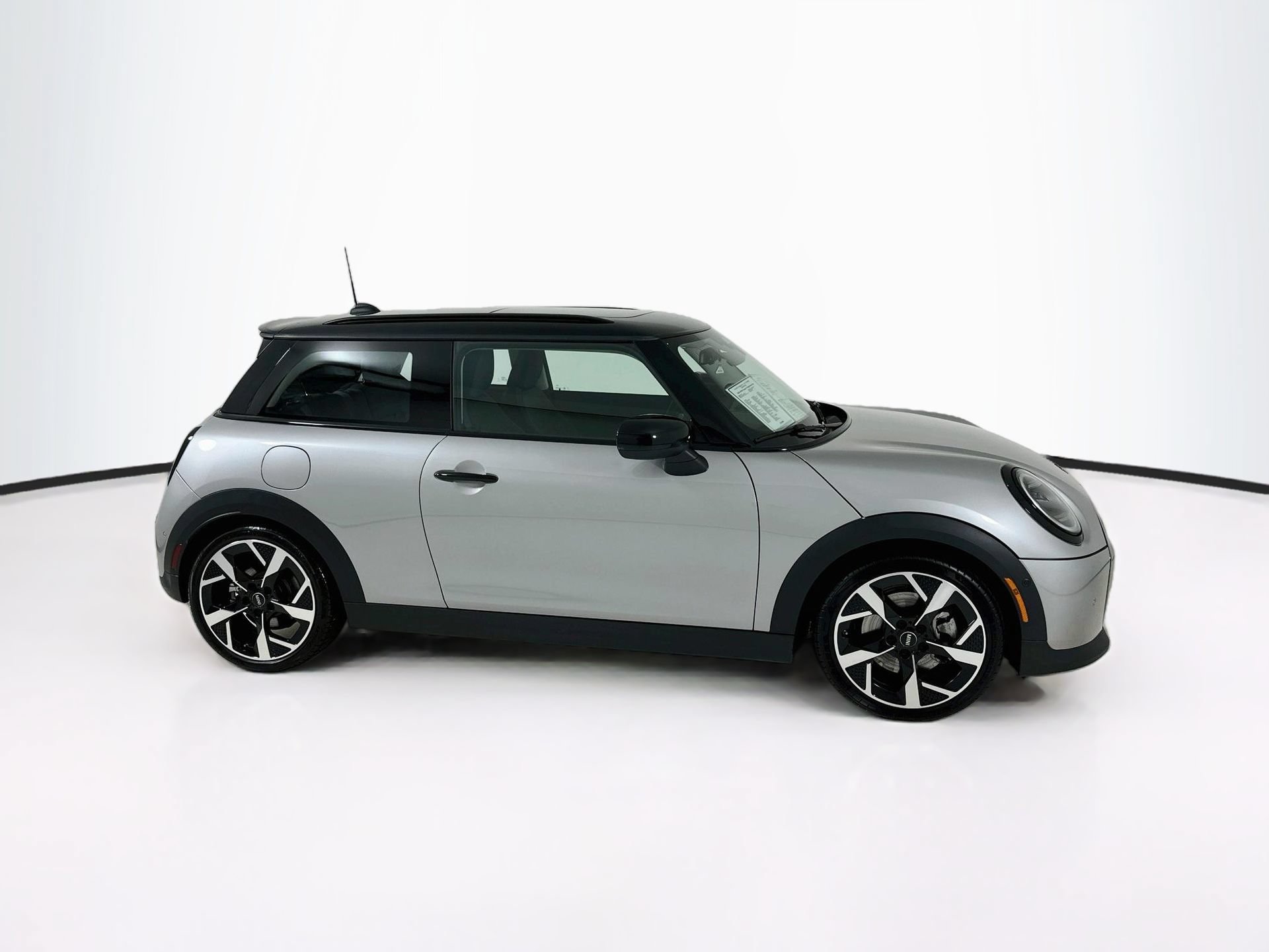 Used 2025 MINI Cooper S FWD image 9