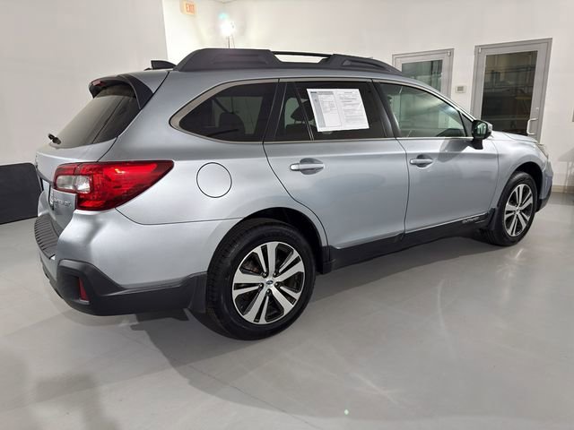 Used 2018 Subaru Outback 2.5i Limited w/ Popular Package #2 AWD/4WD image 11