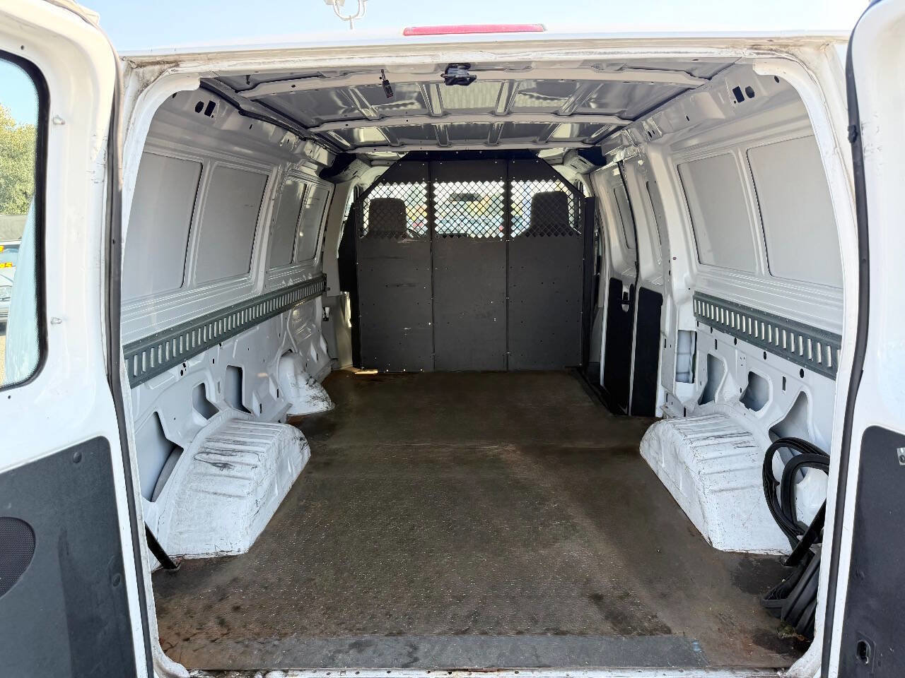 Used 2011 Ford E-150 and Econoline 150 w/ Commercial Cargo Van Pkg image 8