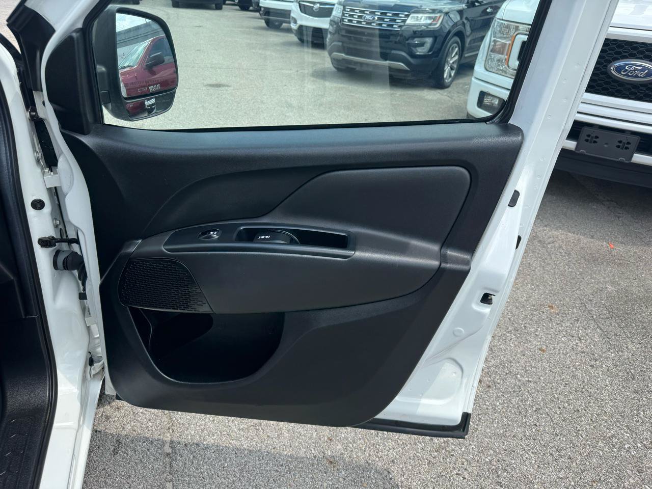 Used 2019 RAM ProMaster City Tradesman SLT FWD image 16
