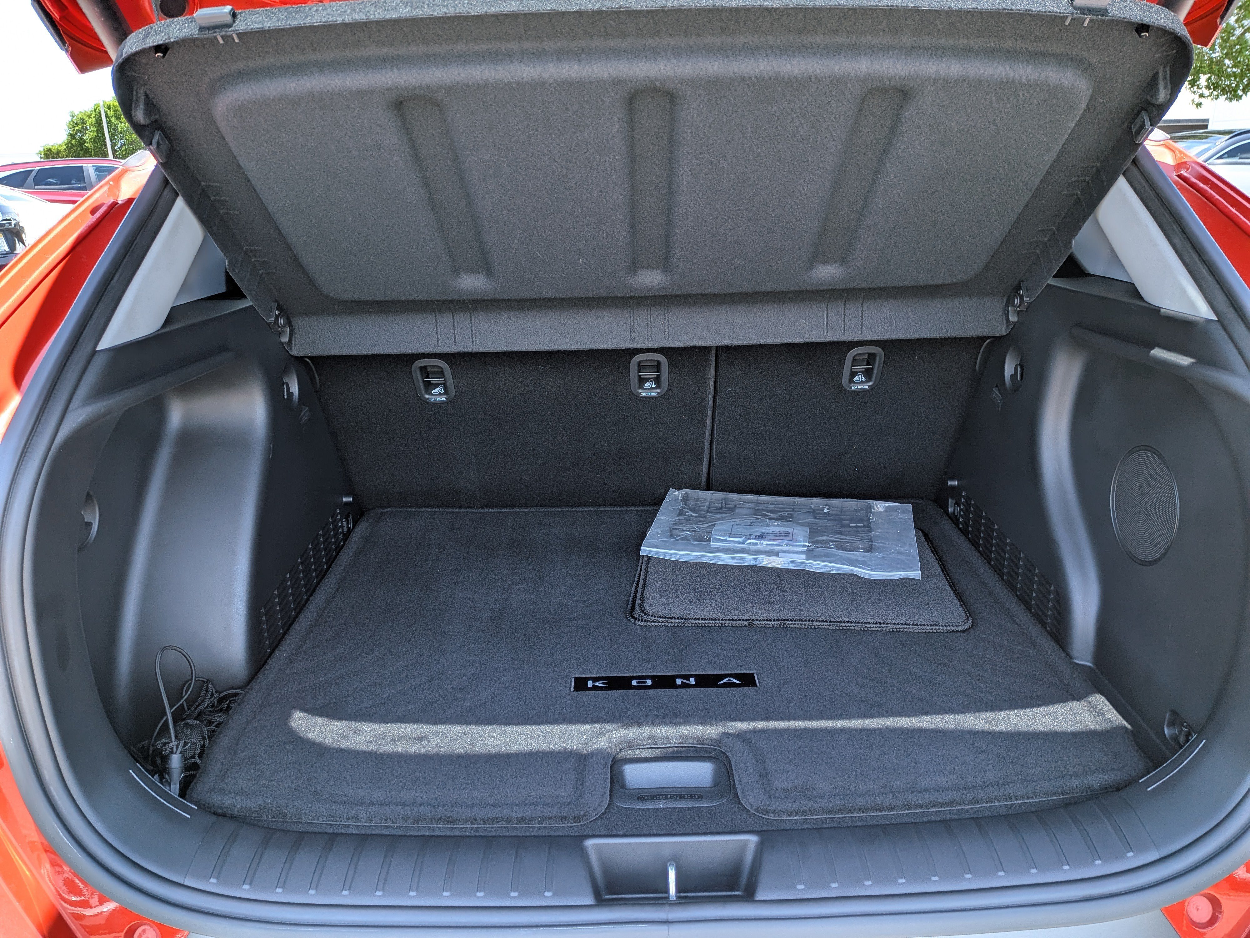 Used 2025 Hyundai Kona Limited FWD image 11