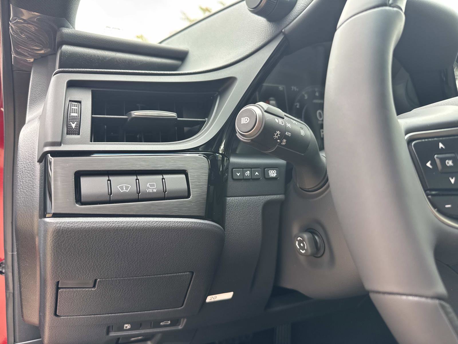 New 2025 Lexus ES 350 Ultra Luxury image 31