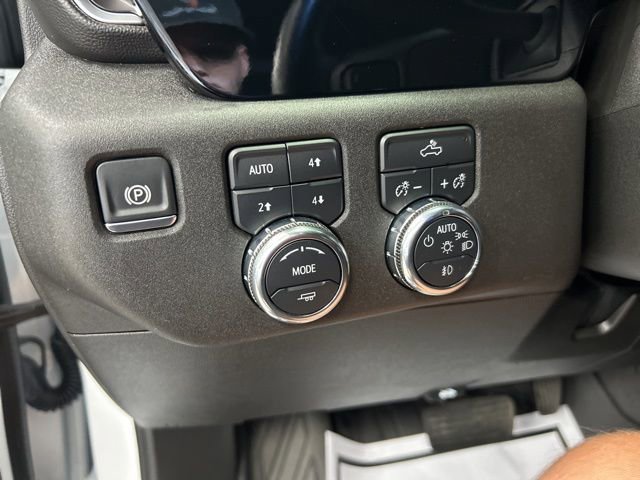 Used 2024 GMC Sierra 3500 SLE w/ Preferred Package image 16