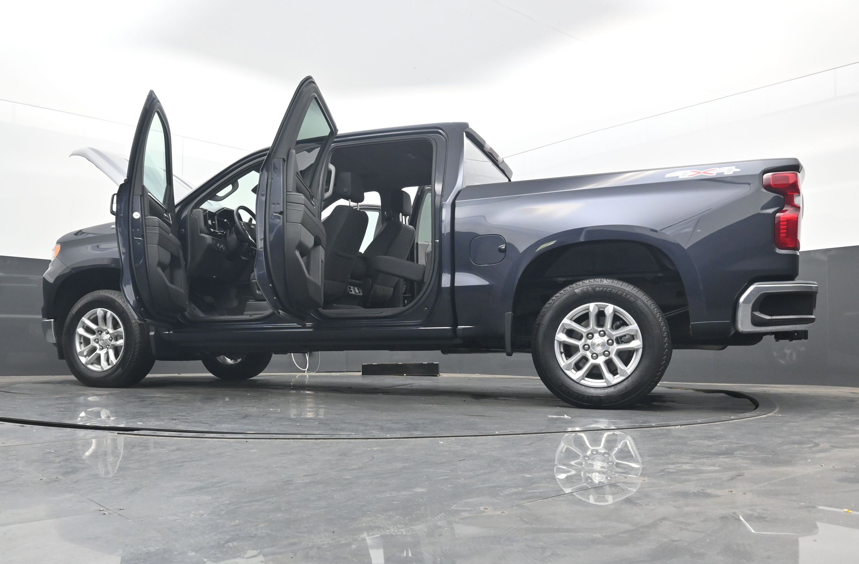 Used 2024 Chevrolet Silverado 1500 LT image 39