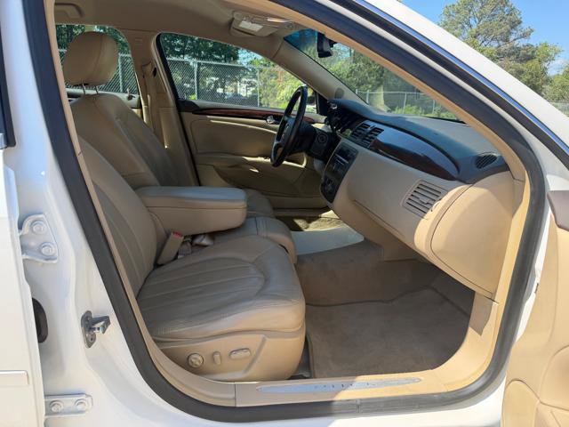 Used 2011 Buick Lucerne CXL FWD image 8