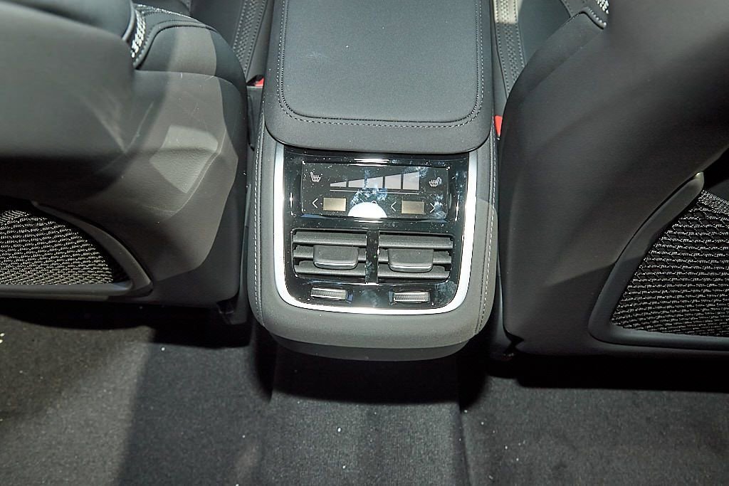 New 2026 Volvo XC90 B5 Plus w/ Protection Package image 24