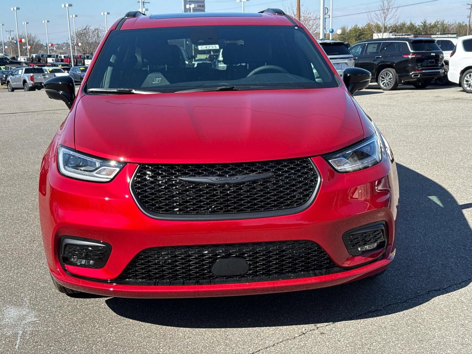 New 2026 Chrysler Pacifica Select w/ S Appearance Package FWD image 2