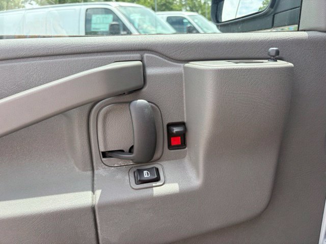 Used 2025 Chevrolet Express 2500 w/ Driver Convenience Package RWD image 27