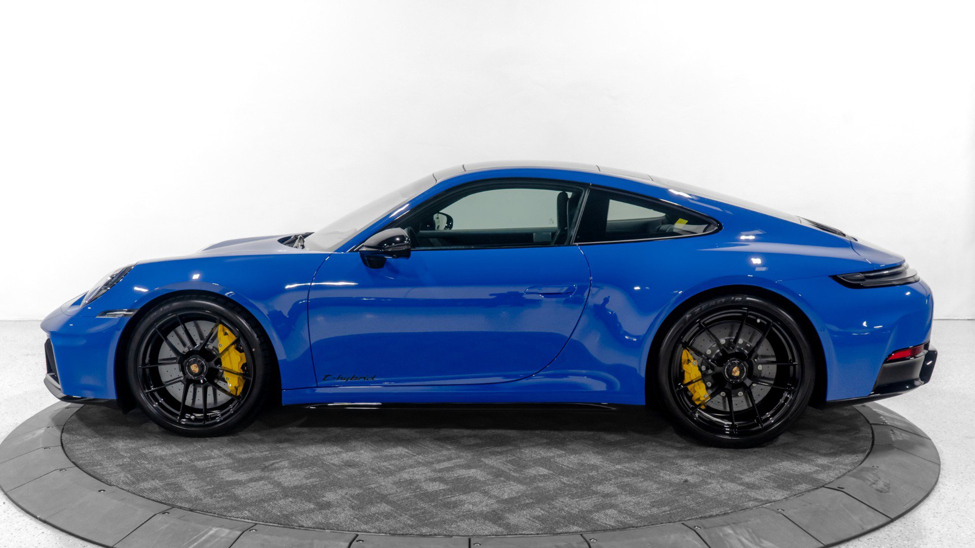 Used 2026 Porsche 911 Carrera GTS image 17