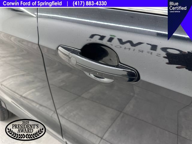 Certified 2019 Ford Escape Titanium AWD/4WD image 8