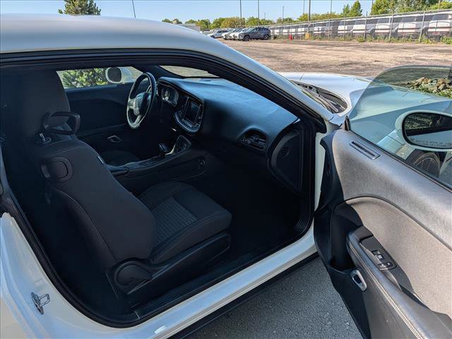 Used 2019 Dodge Challenger SXT RWD image 11