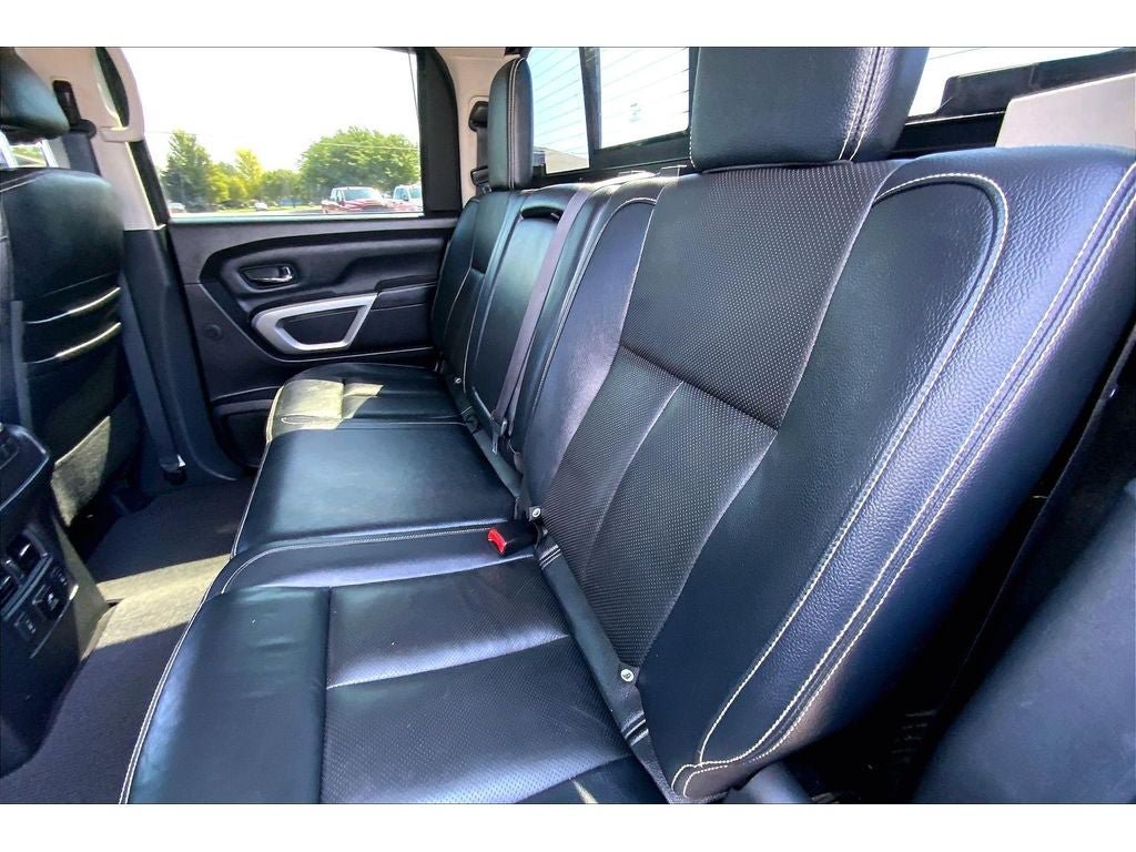 Used 2018 Nissan Titan PRO-4X w/ Pro-4x Convenience Package AWD/4WD image 27