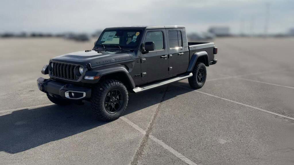 New 2026 Jeep Gladiator Sport image 1