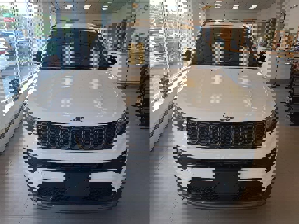 New 2025 Jeep Compass Latitude w/ Altitude Special Edition image 2