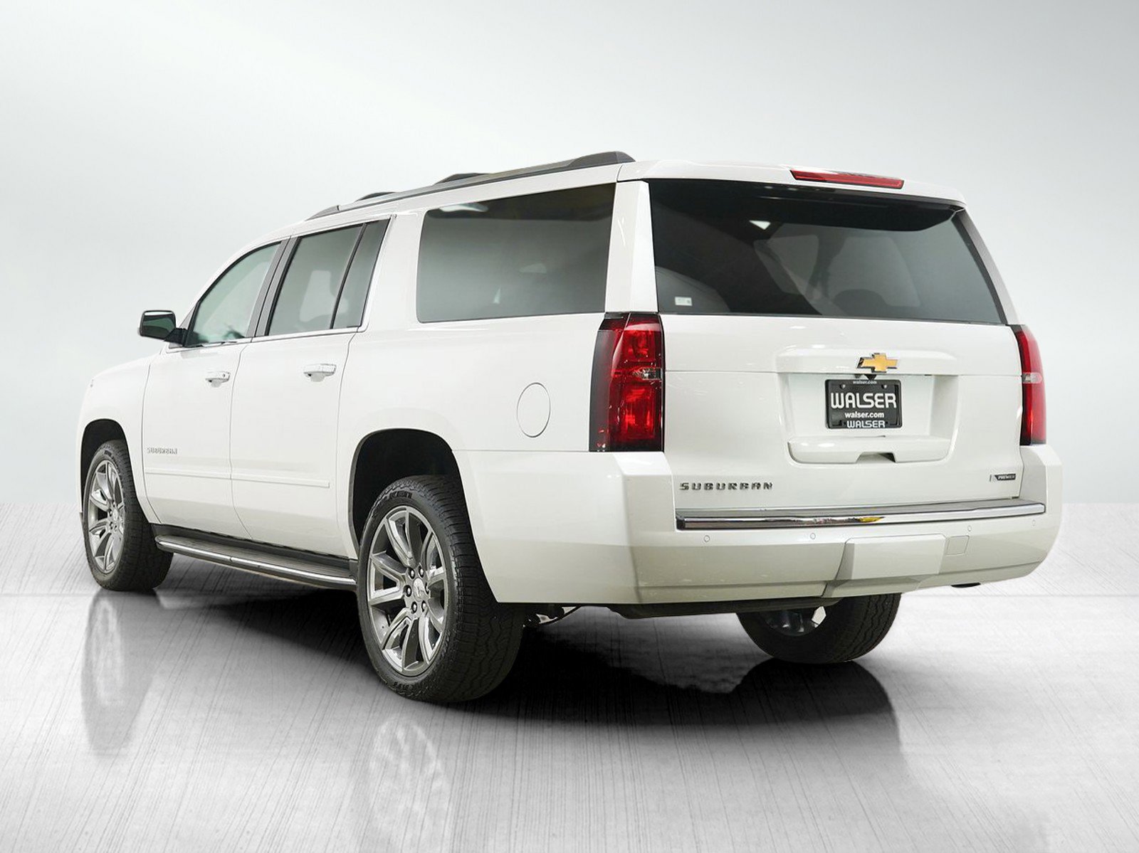 Used 2018 Chevrolet Suburban Premier AWD/4WD image 4
