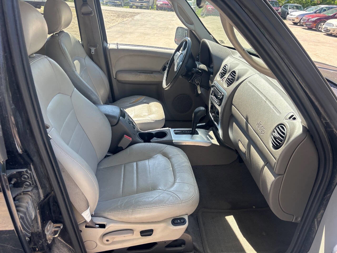 Used 2003 Jeep Liberty Limited AWD/4WD image 10