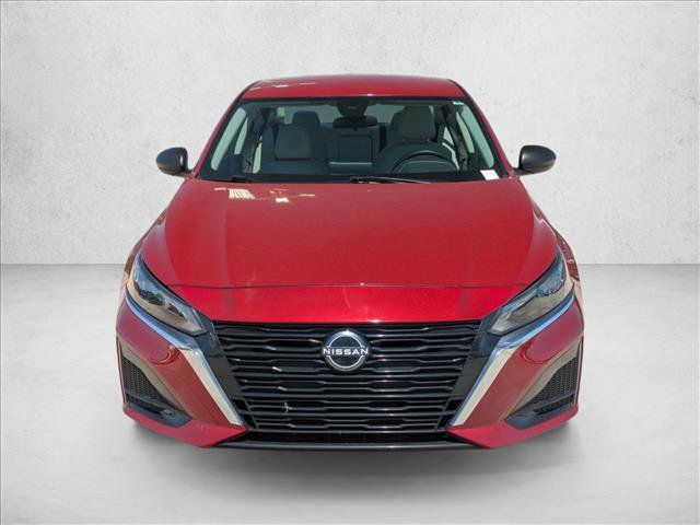 Used 2025 Nissan Altima 2.5 SV FWD image 2