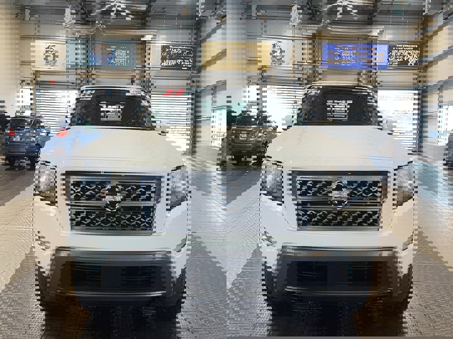 Used 2023 Nissan Frontier SV w/ SV Convenience Package image 2