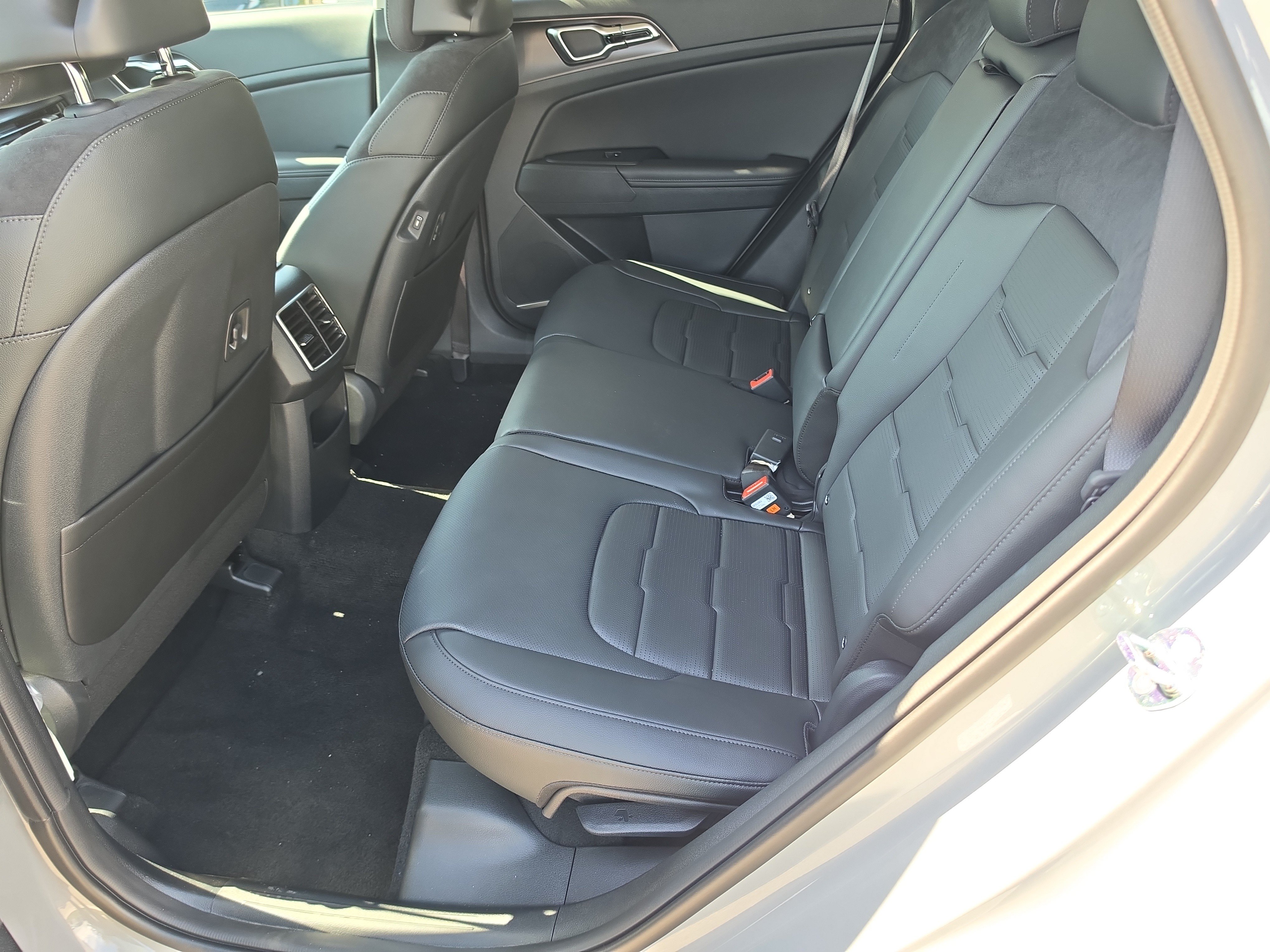 New 2026 Kia Sportage SX FWD image 17