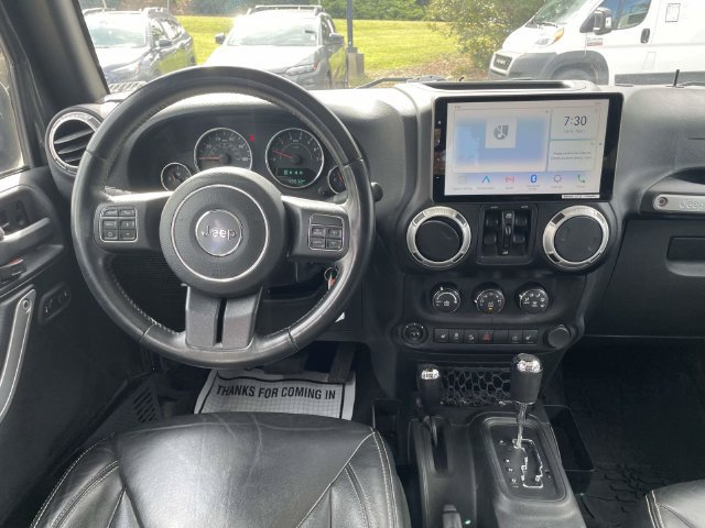 Used 2017 Jeep Wrangler Unlimited Sahara w/ Connectivity Group AWD/4WD image 14