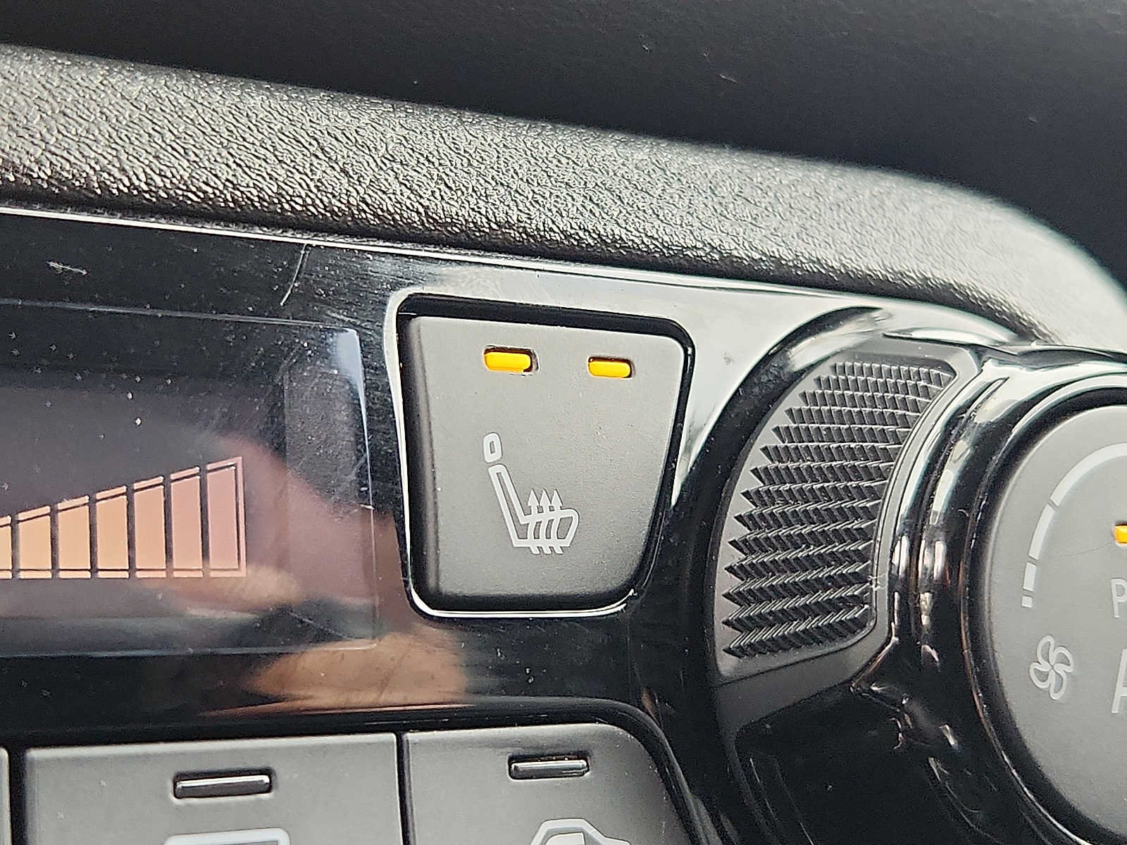 Used 2023 Nissan Kicks SR w/ SR Premium Package FWD image 25